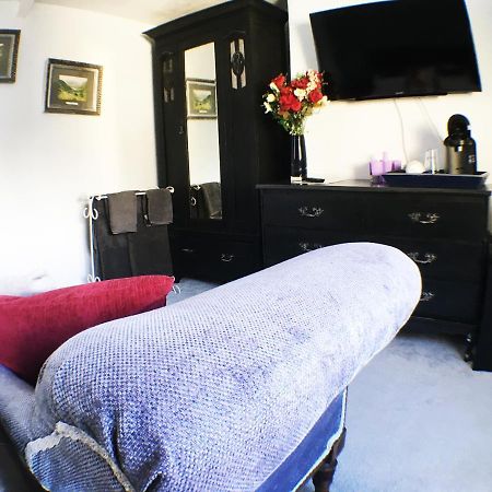 Hillside Bed And Breakfast Кредитън Екстериор снимка