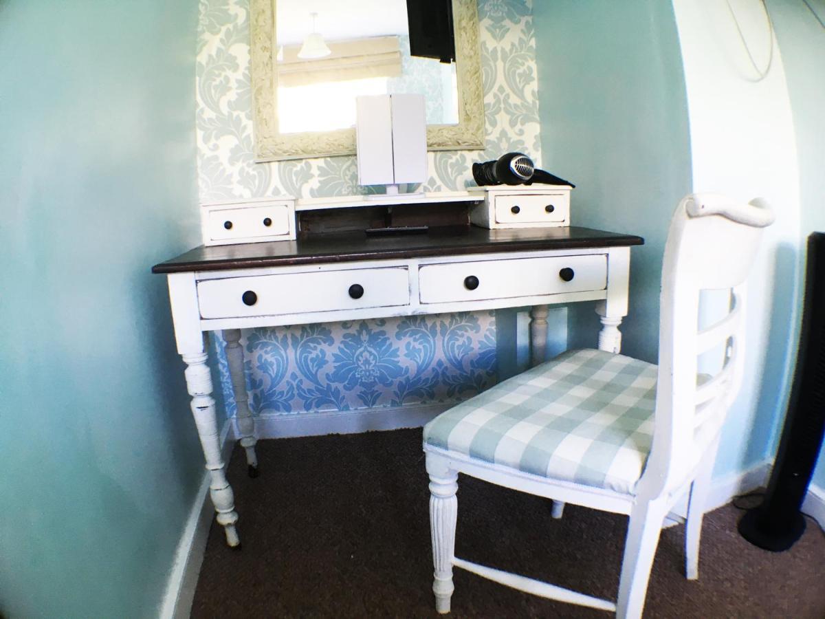 Hillside Bed And Breakfast Кредитън Екстериор снимка